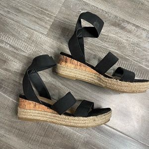 Wonder Nation Black Wedged Sandals - size 13 girls